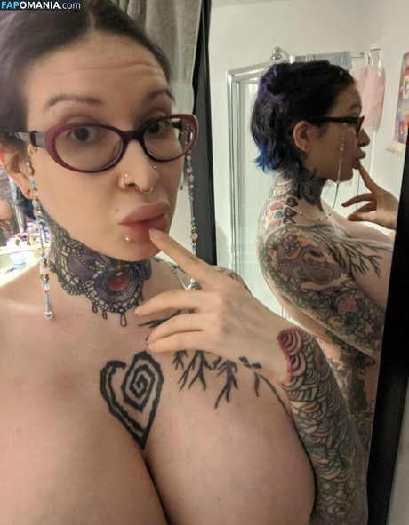 Ariane Saint Amour s star nude img