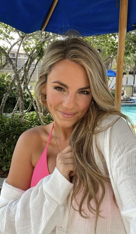 Annie Agar model nice gallery