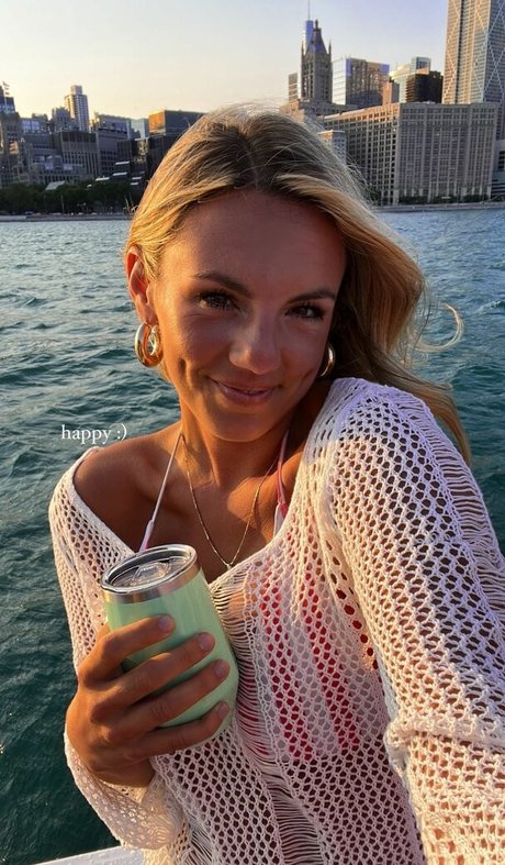 Annie Agar pornstar art pictures