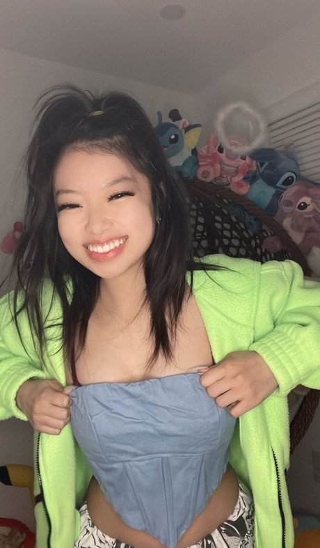 Fruitypoppin pretty model image