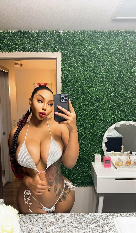 erikayrose top star image