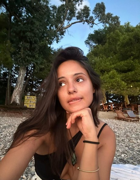 your amixx model nude photos