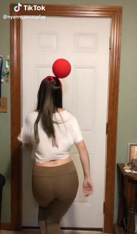 Nyannyancosplay hot star archive