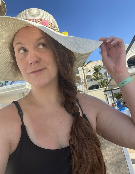 Ashleigh Burton model adult galleries