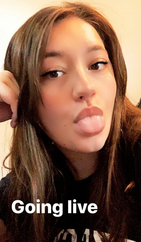 Bananabrea naked model pictures