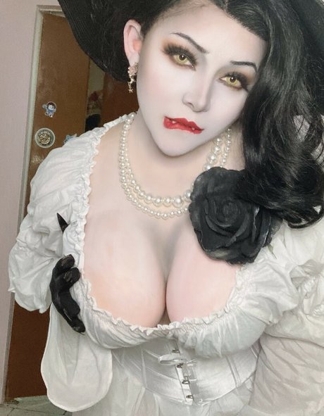 natylikespizza nudes model photo