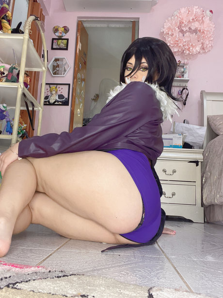 natylikespizza model adult picture