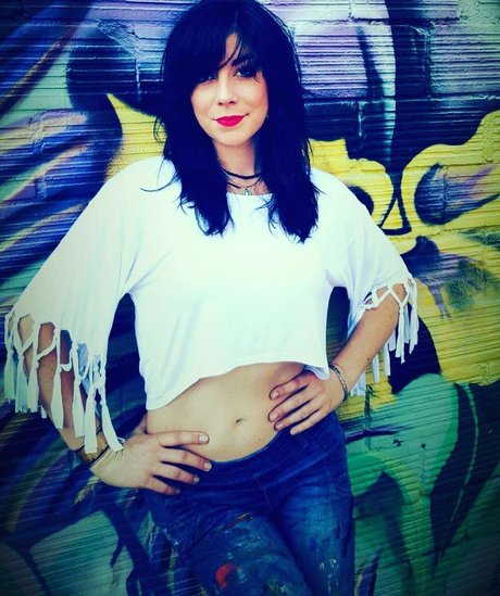 O La Leye model top archive