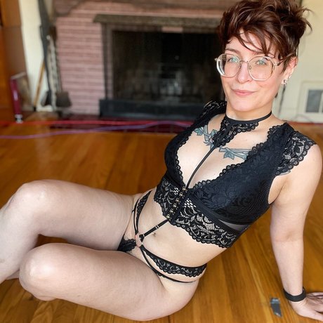 Miss T xxx star galleries