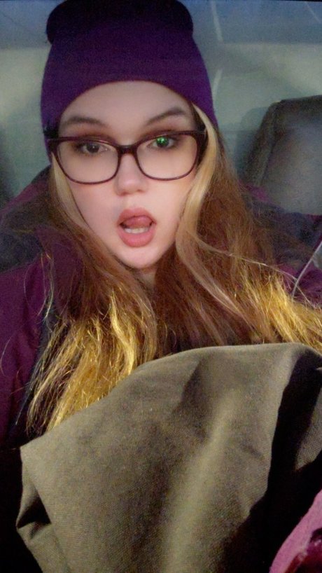 Northern Redhead model sexy photo