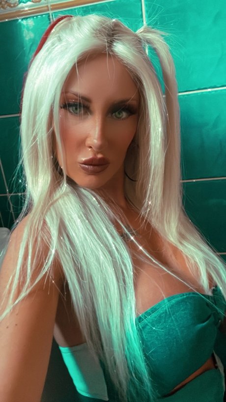 Nikki Valentino model free pic