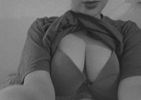 Paula Sanchez model nice img