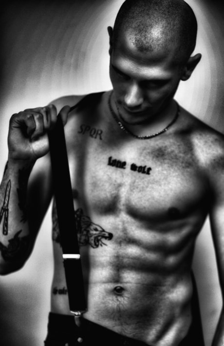 StraightToBottom hd actress picture