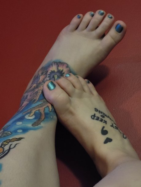 Tatted Feet model erotic pictures
