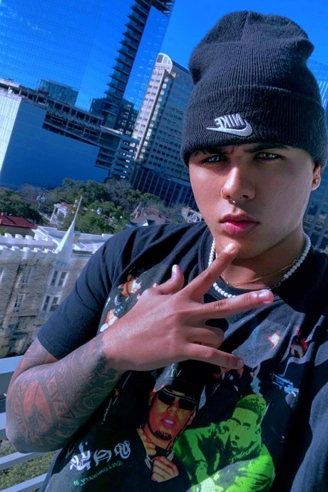 ARE BABY pretty model image