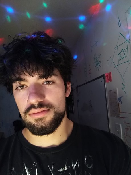 TERRIBLE artist pornstar sexy pic