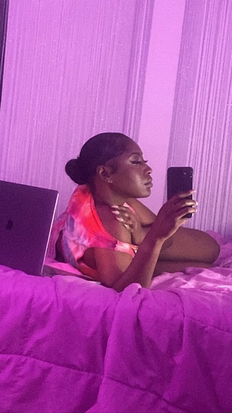 Prettychawq perfect star photo