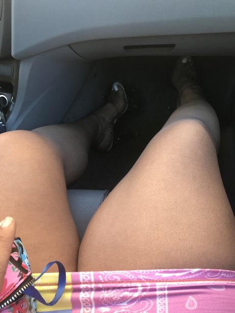 prad ur favorite ADULT ENTERTAINMENT star free picture