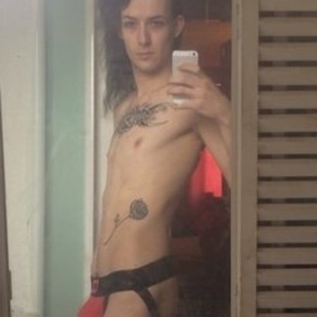 _Tr eat my a_ top model pic