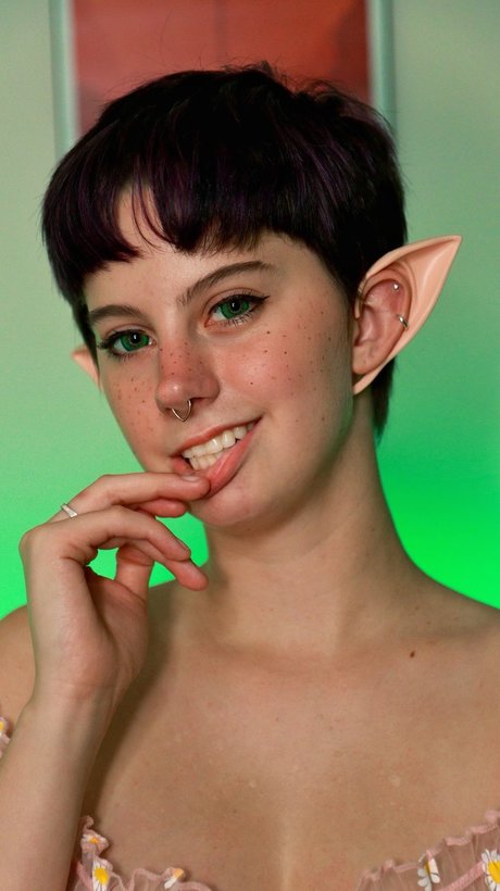 Poppy Mae_ pornstar top picture