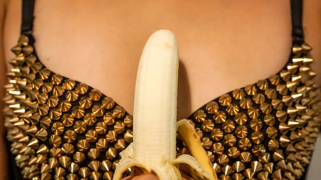 Peaches Pleasure sex model images