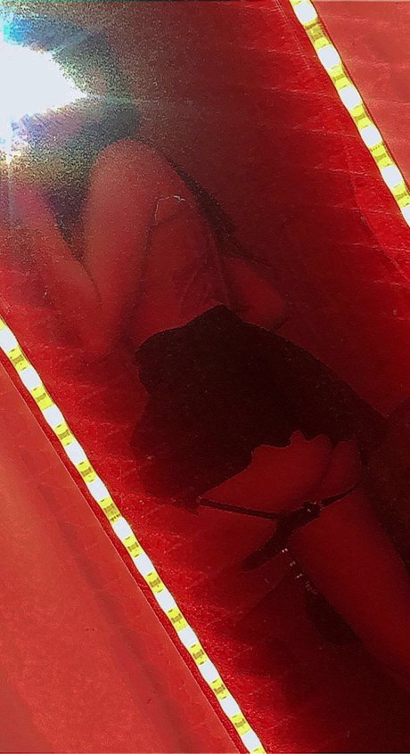 your w ore model art pic