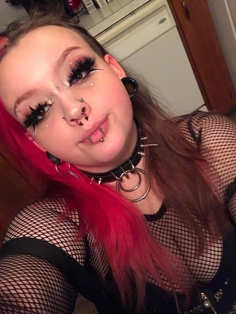 HoneyGoth pornstar pretty image