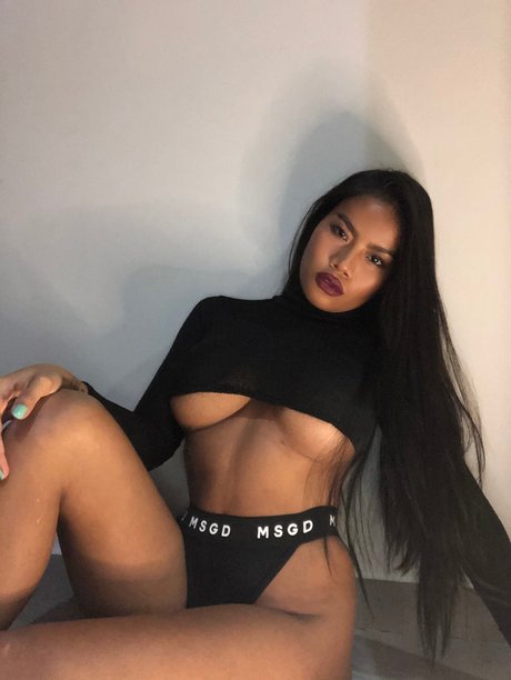 Pinkkywin art actress gallery