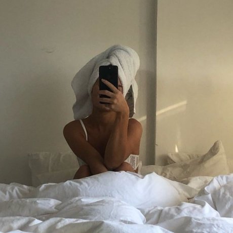 Pietra_ naked actress img