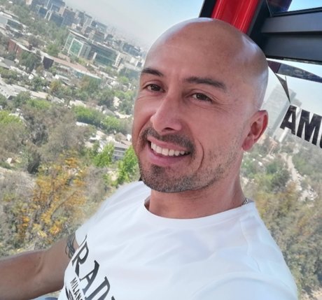 Roberto Perez Henriquez star hd image