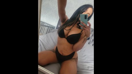 Queenred11 naked actress img