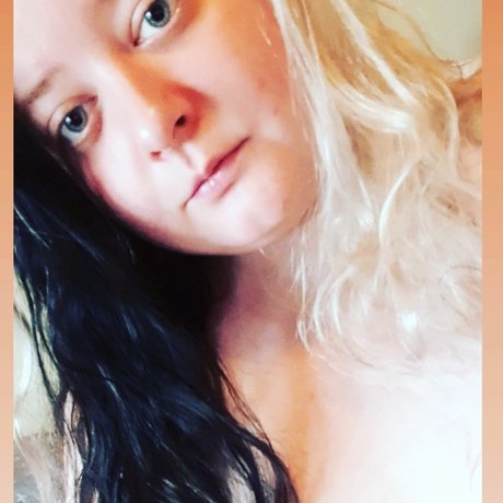 Purple Mia hot star image