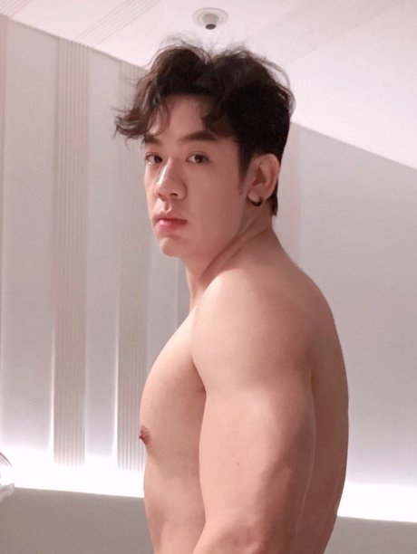 LEONG 68 pornstar exclusive picture