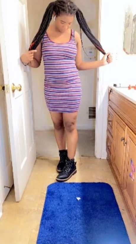 Ashanti Harris model pornographic pics