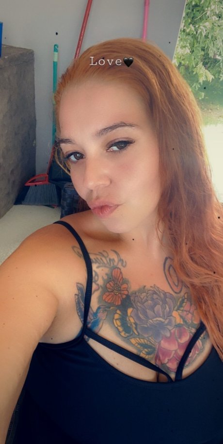 Prettytaina pornstar top pic