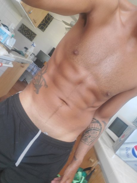 Come explore naked model galleries