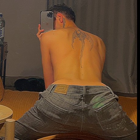 Reign flinch model pornographic images