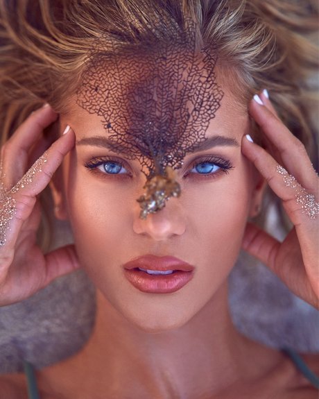 Razzle Dazzle model sexy gallery