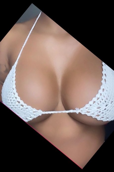 Raw and Uncut hot star archive