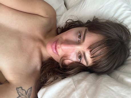 _Margot perfect model gallery