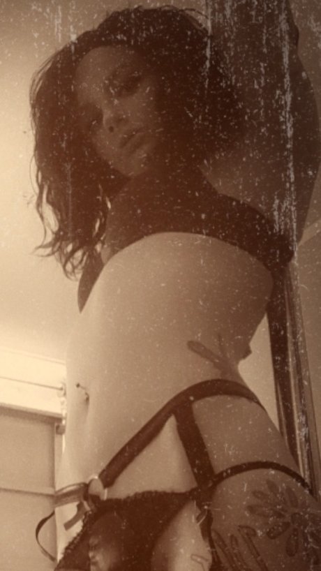 MRS MANIAC sex pornstar img