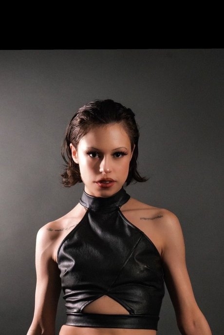 Thee Pearl hot pornstar archive