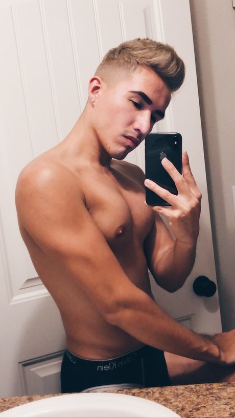 RonnieLuSavage pornographic model gallery