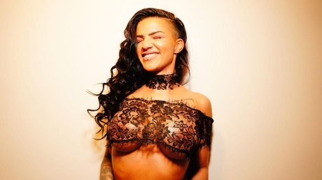 Marra Empire exclusive model pic