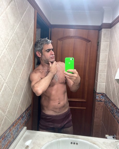 THE NASTY BAT pretty actress pic