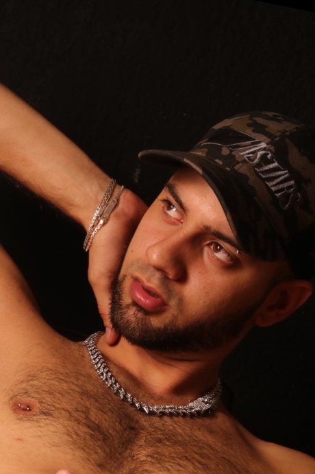 U boy77 nudes model galleries