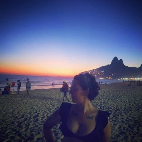 Mari Mariana model best images