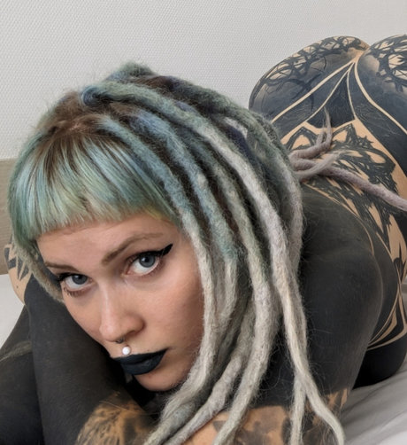 Kayzie nudes model pic