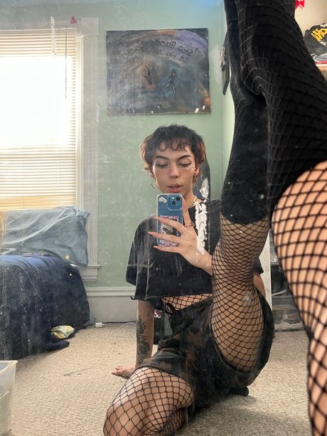 Fvreignbeauty art star gallery