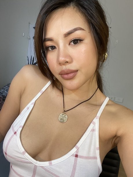 Angie Da Boo model beautiful pic